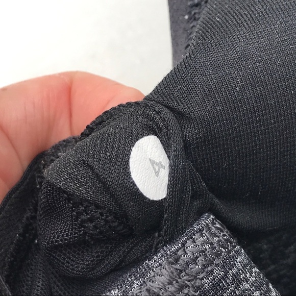 Lululemon bra adjustable size 4 - Picture 3 of 3